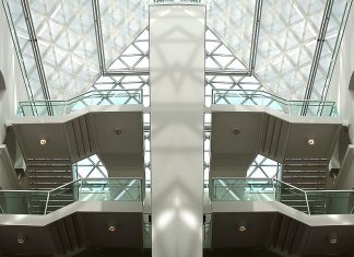 Room 2 – Kandinsky’s circles and Judd’s cubes in the K20